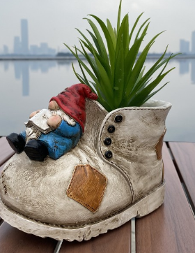 Sleeping Gnome Resin Flower Pot Decoration (Single Piece)